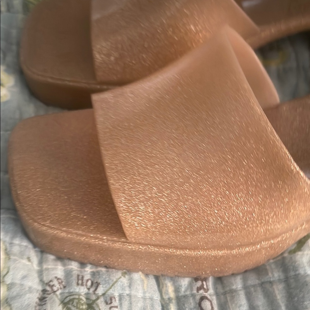 NIB Steve Madden Gold Jelly Heels - Picture 3 of 6